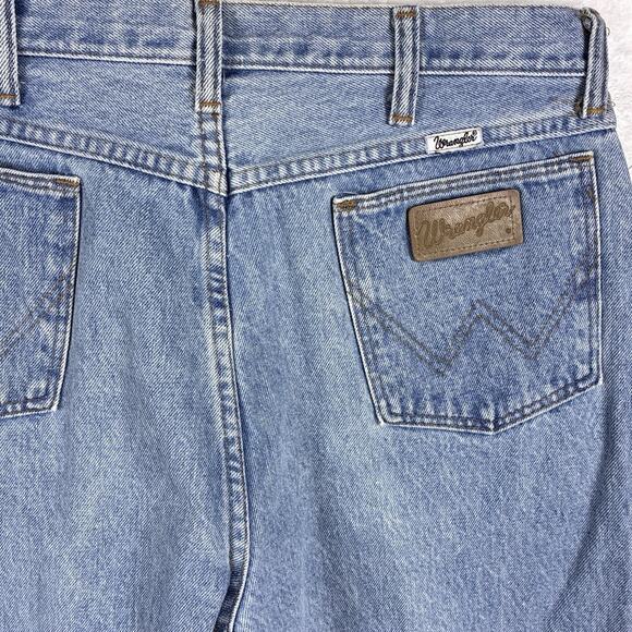 VTG Wrangler Jeans Men 34x34 (33x34) Light Wash Relaxed Straight Cowboy USA - Picture 1 of 9